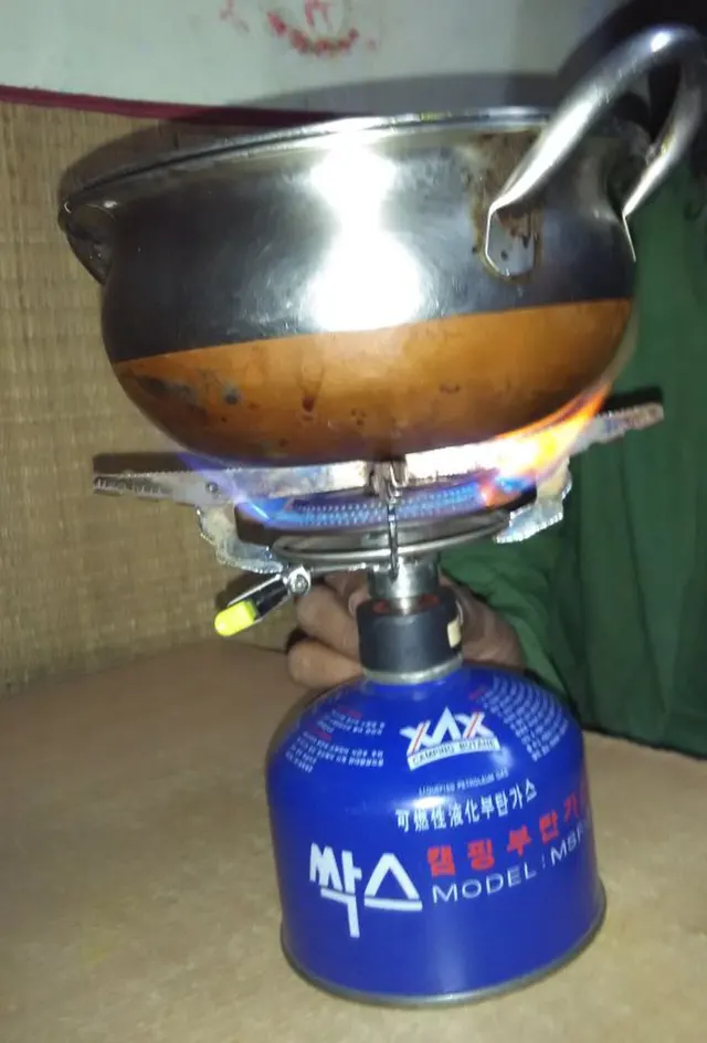 Portable gas stove + cooking set