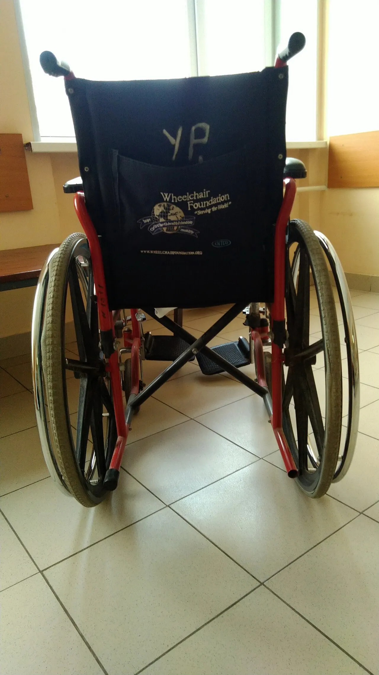 Foldable wheelchair — like new