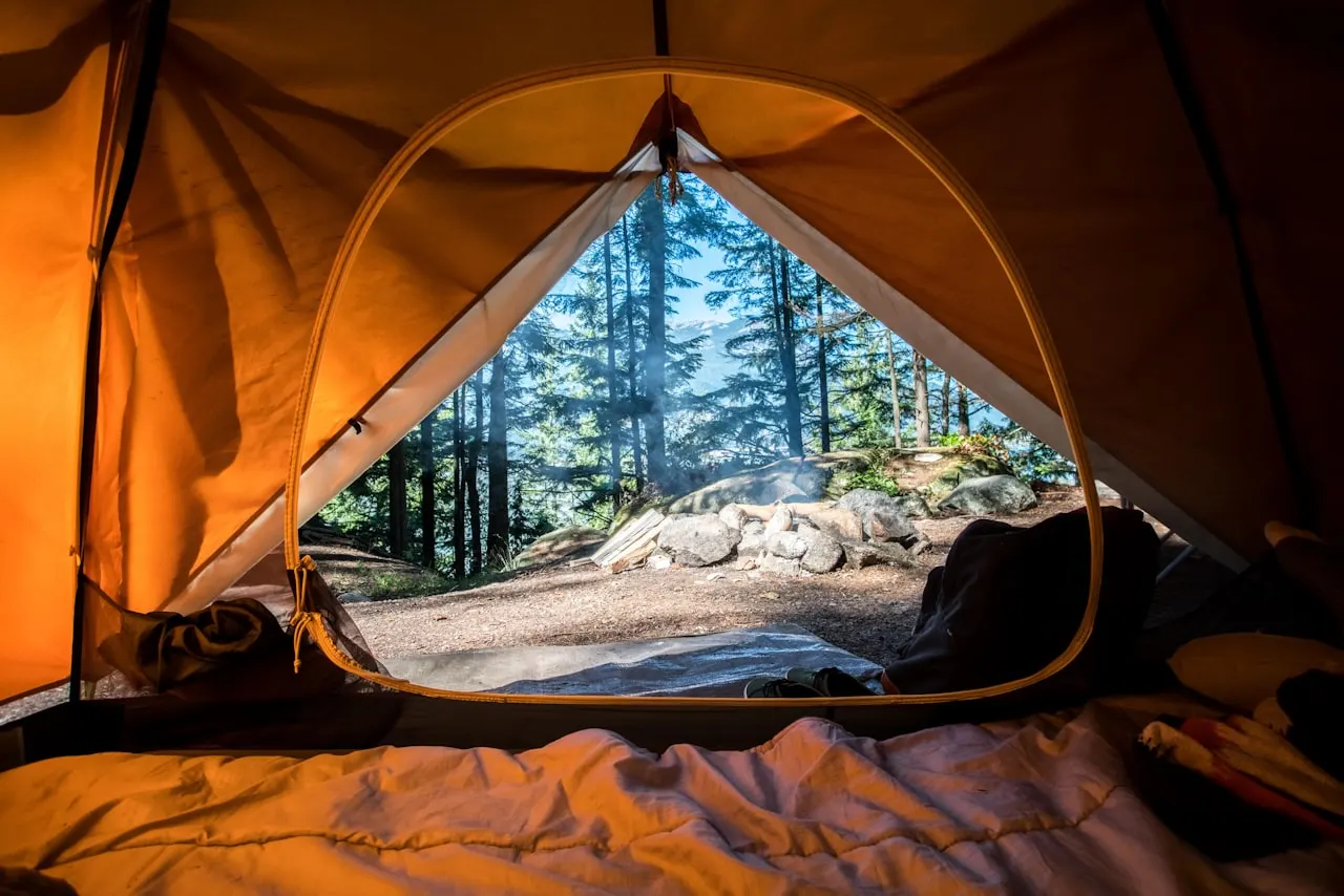 4-person camping tent — waterproof
